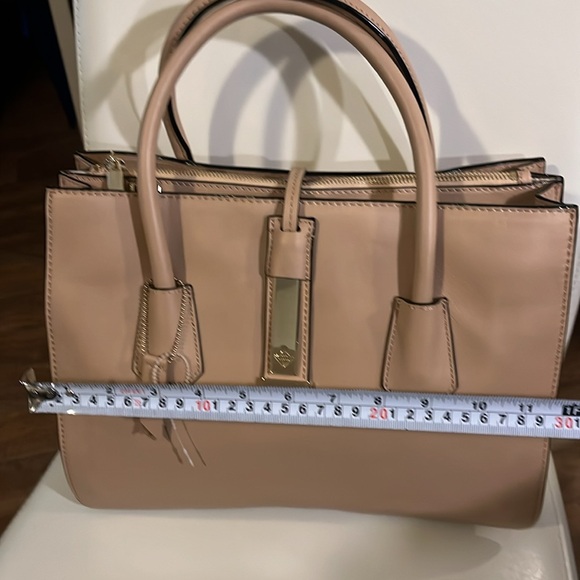 Cream Leather Satchel with Gold Clasp - Picture 12 of 16